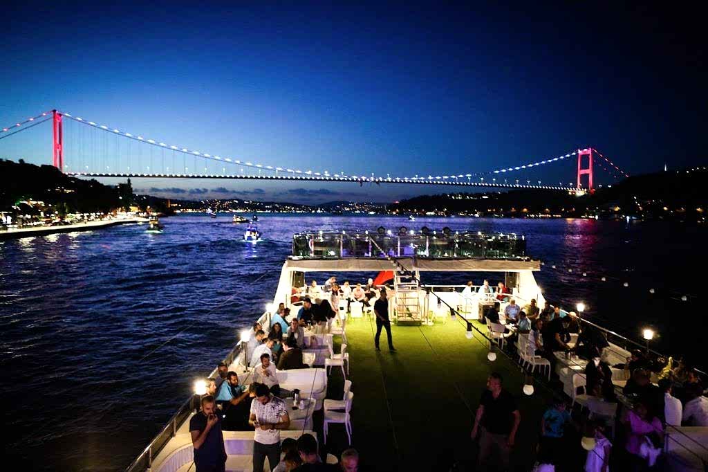 Teknede Düğün