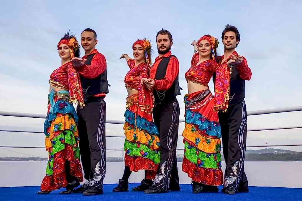 Kültürel Mirasımızı Keşfedin: Oryantal Dans, Folklor ve Semazen Gösterileri (2024)