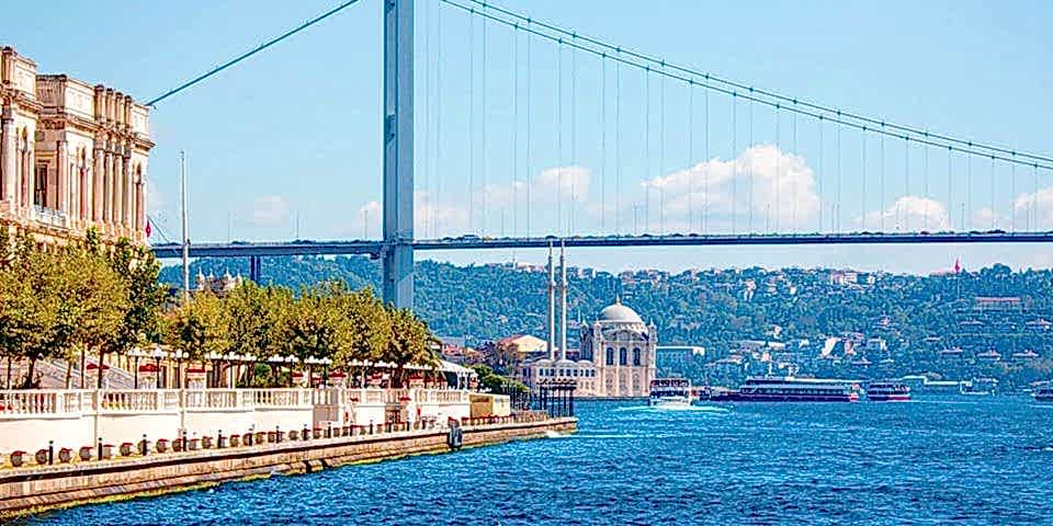 İstanbul’da Yaz Tekne Turları: Bosphorus’un Muhteşem Manzarasının Tadını Çıkarın