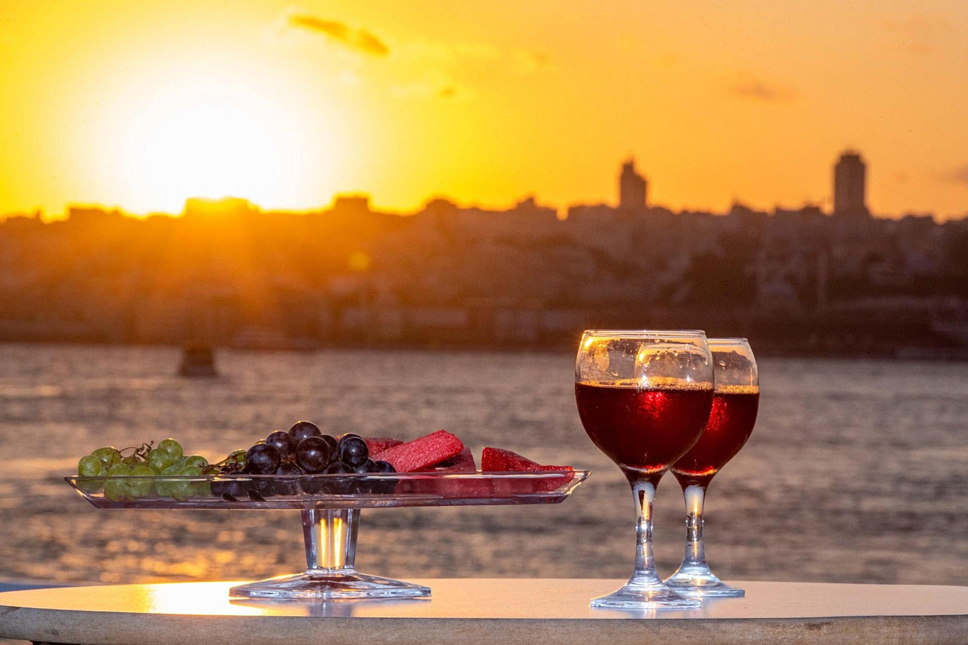 İstanbul Boğazı’nda Teknede Sunset Turu